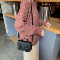 Небольшая ретро сумка женская фото